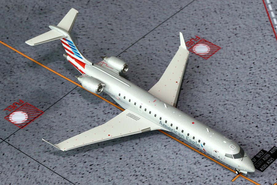 1:200 Gemini Jets American Eagle Bombardier CRJ-700 N505AE - Final Approach Collectibles