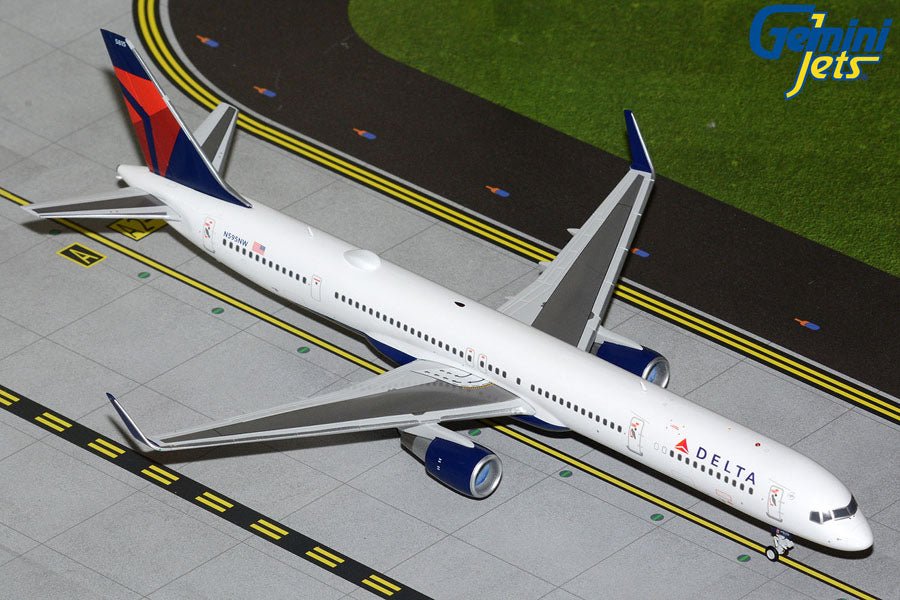 1:200 Gemini Jets Delta Air Lines Boeing 757 - 300W N595NW - Final Approach Collectibles