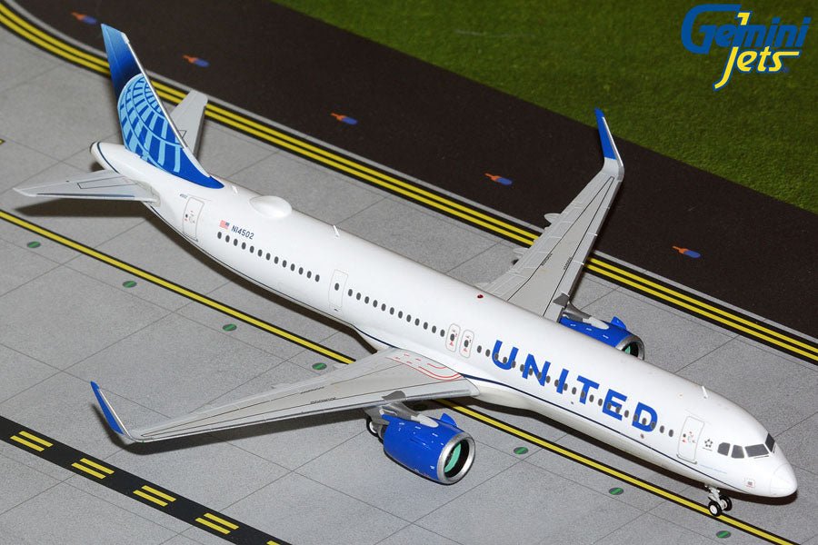 1:200 Gemini Jets United Airlines Airbus A321 NEO N14502 - Final Approach Collectibles