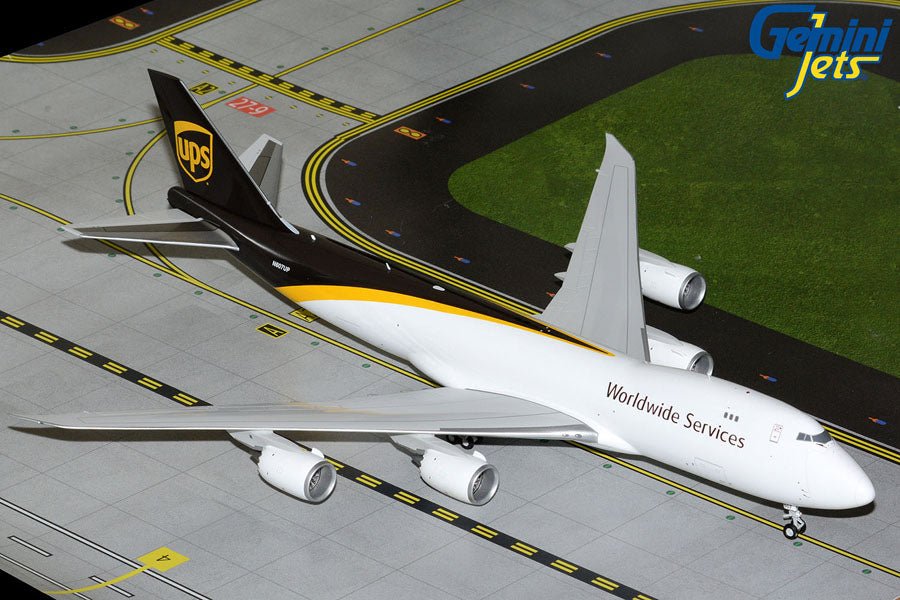 1:200 Gemini Jets UPS Boeing 747 - 8F N607UP - Final Approach Collectibles