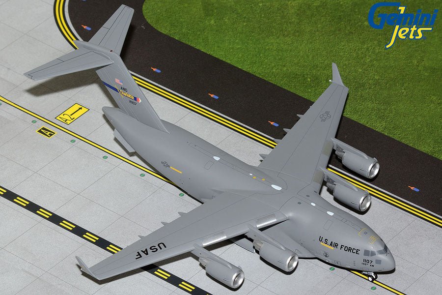 1:200 Gemini Jets USAF C-17A Globemaster III 02-1107 Charlotte ANG - Final Approach Collectibles