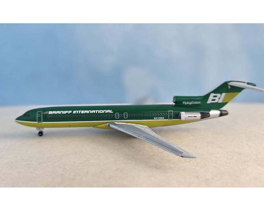 1:400 AeroClassics Braniff International Boeing 727 - 200 N415BN - Final Approach Collectibles