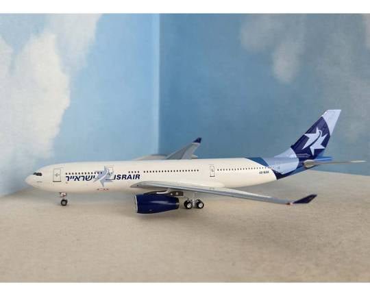 1:400 AeroClassics Israir Airbus A330-200 4X-BAK - Final Approach Collectibles