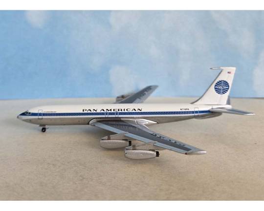 1:400 AeroClassics PanAm Boeing 707-300 N716PA - Final Approach Collectibles