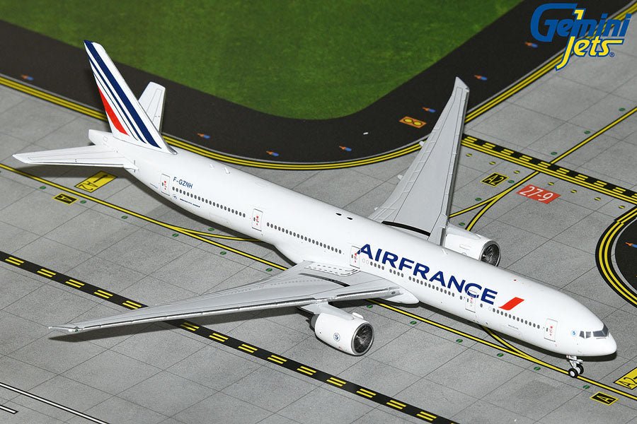 1:400 Gemini Jets Air France Boeing 777 - 300ER F - GZNH - Final Approach Collectibles