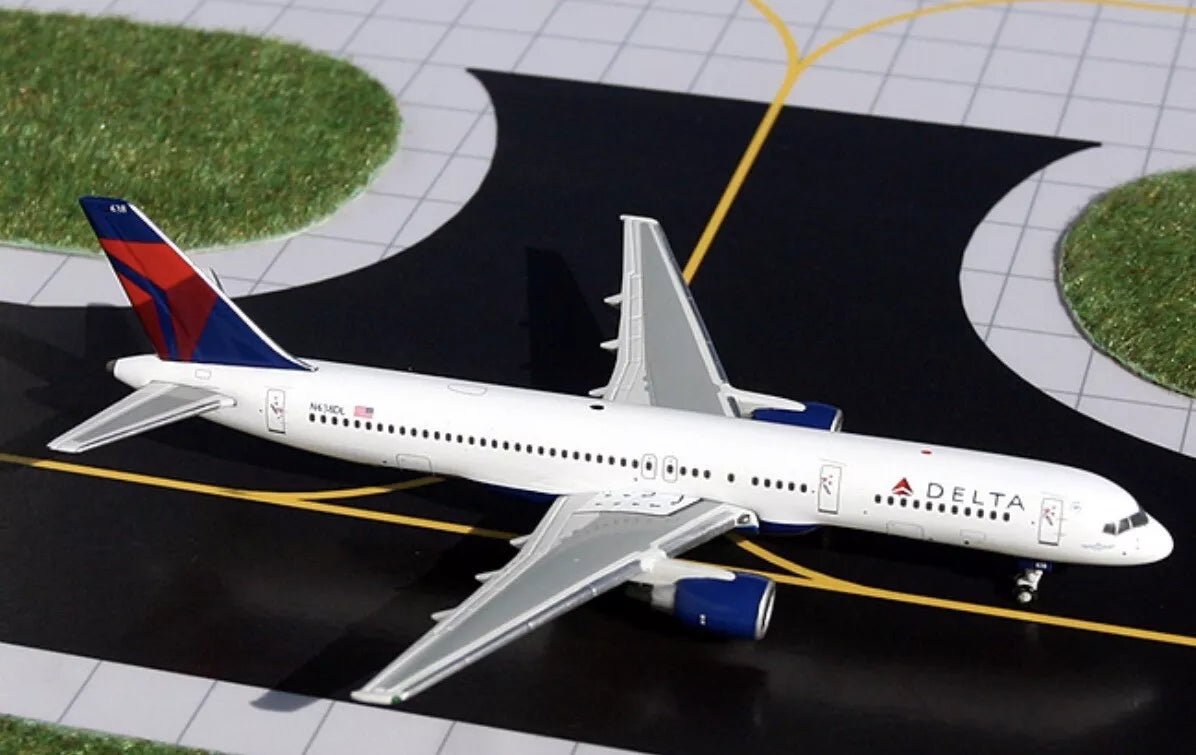 1:400 Gemini Jets Delta Air Lines Boeing 757 - 200 N638DL - Final Approach Collectibles