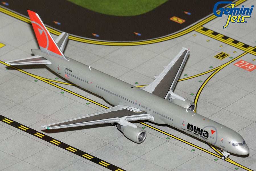 1:400 Gemini Jets Northwest Airlines Boeing 757 - 300 N587NW - Final Approach Collectibles
