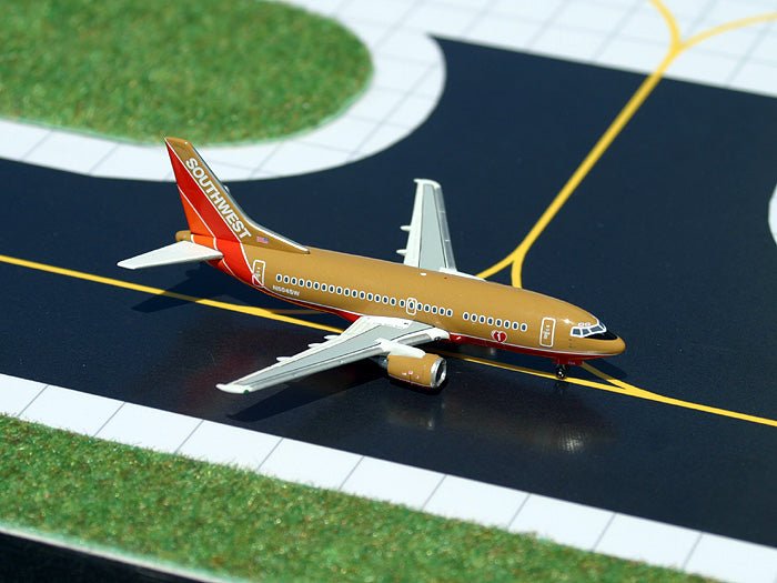 1:400 Gemini Jets Southwest Airlines Boeing 737-500 N504SW - Final Approach Collectibles