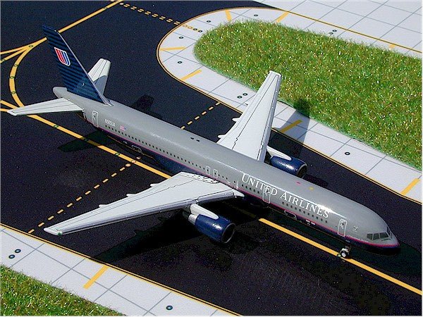 1:400 Gemini Jets United Airlines Boeing 757-200 N565UA - Final Approach Collectibles