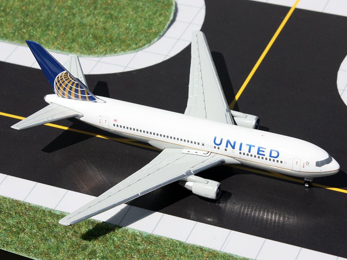 1:400 Gemini Jets United Airlines Boeing 767 - 200 N76151 - Final Approach Collectibles