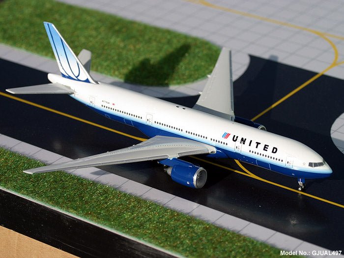 1:400 Gemini Jets United Airlines Boeing 777-200 N775UA - Final Approach Collectibles