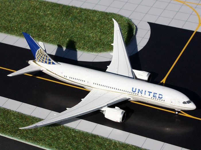1:400 Gemini Jets United Airlines Boeing 787 - 8 N20904 - Final Approach Collectibles