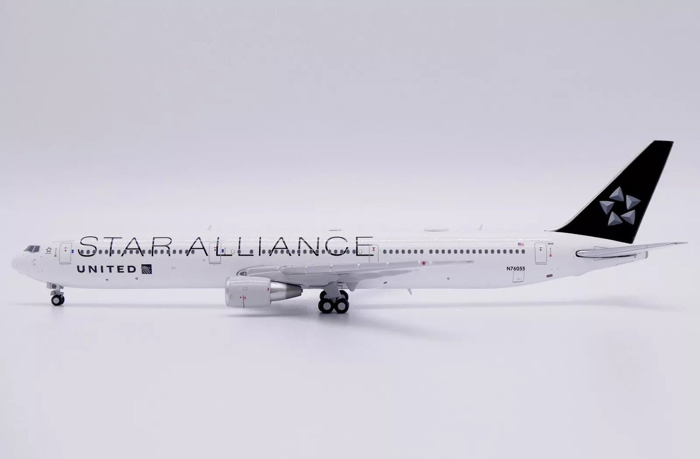 1:400 JC Wings United Airlines B767 - 400ER N76055 Star Alliance Livery - Final Approach Collectibles