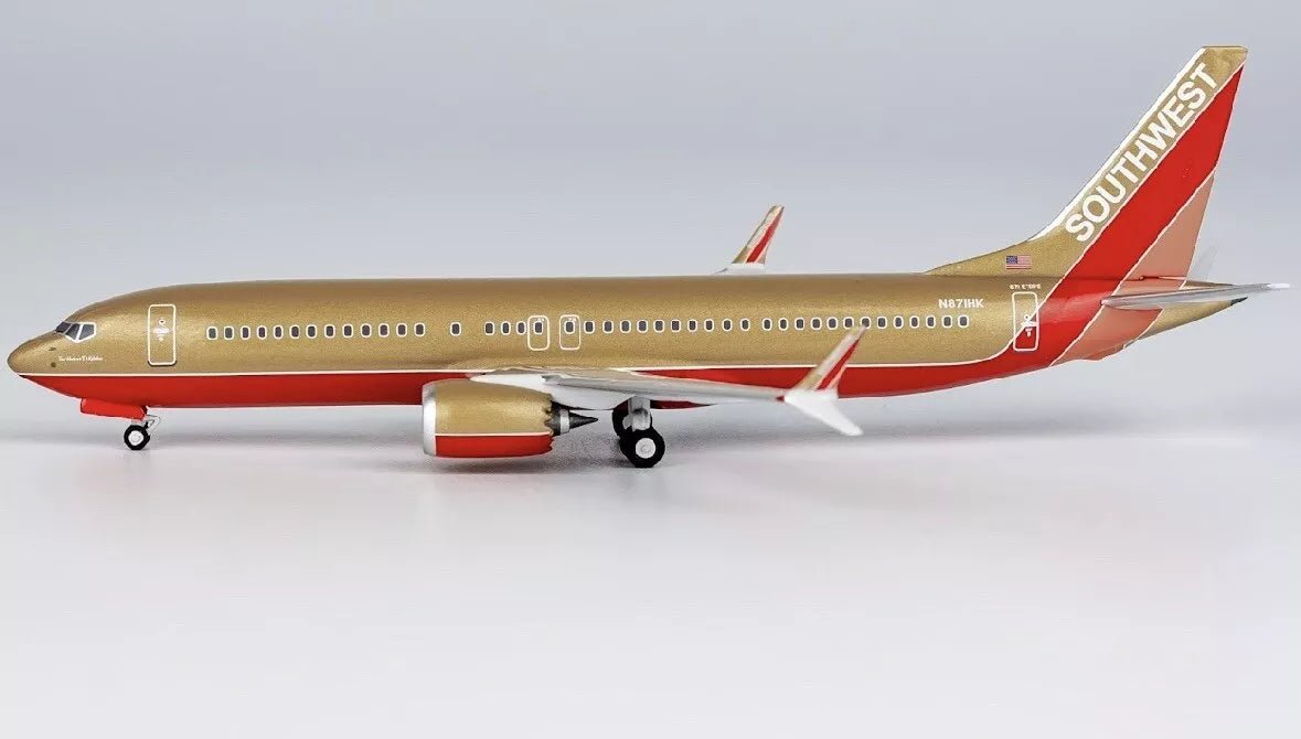 1:400 NG Lite Southwest Airlines Boeing 737 MAX 8 N871HK Desert Gold Livery - Final Approach Collectibles