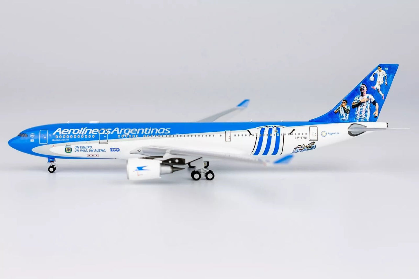 1:400 NG Models Aerolineas Argentinas Airbus A330 - 200 LV - FVH - Final Approach Collectibles