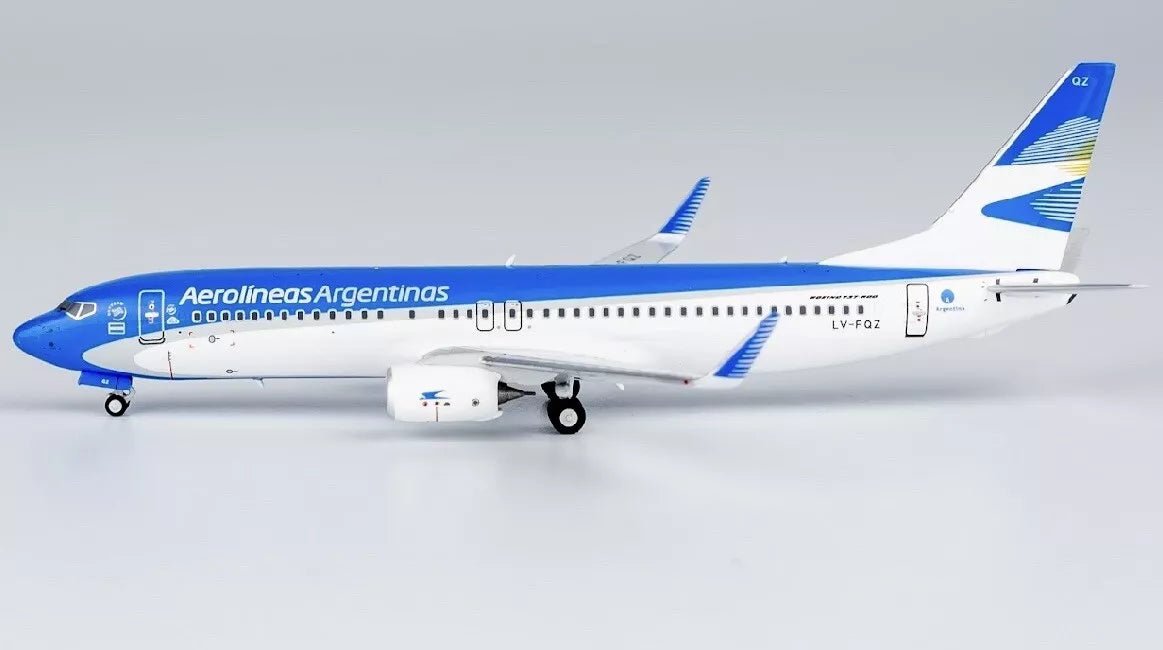 1:400 NG Models Aerolineas Argentinas Boeing 737 - 800 LV - FQZ - Final Approach Collectibles