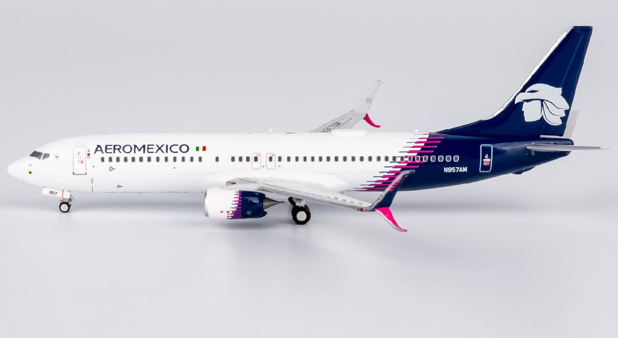 1:400 NG Models AeroMexico Boeing 737 - 800 (S) N957AM New Livery - Final Approach Collectibles