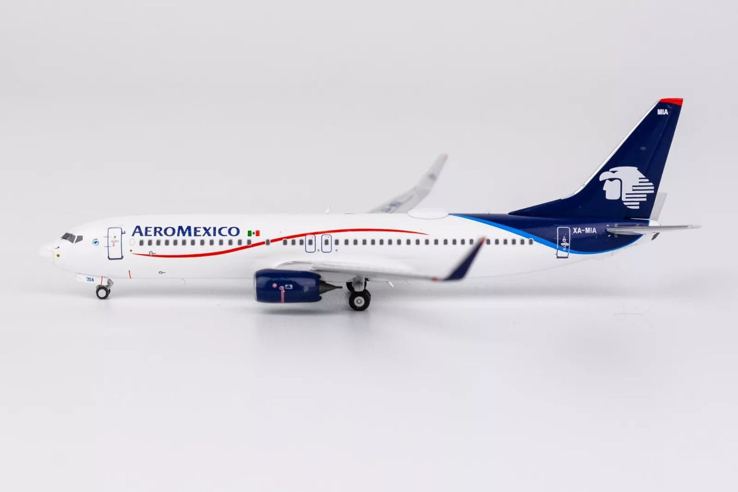 1:400 NG Models Aeromexico Boeing 737 - 800 XA - MIA - Final Approach Collectibles