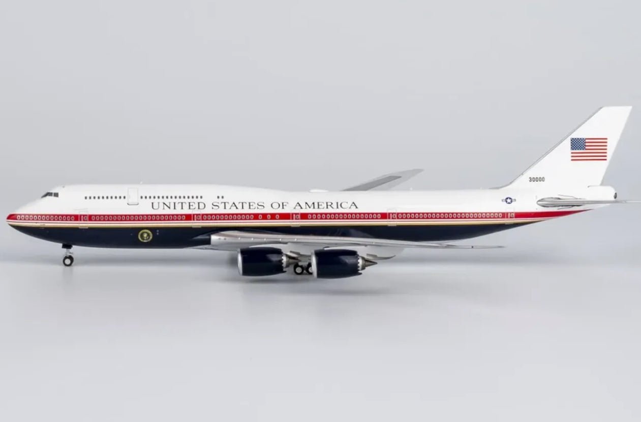 1:400 NG Models Air Force One Boeing VC - 25B New Livery 3000 - Final Approach Collectibles