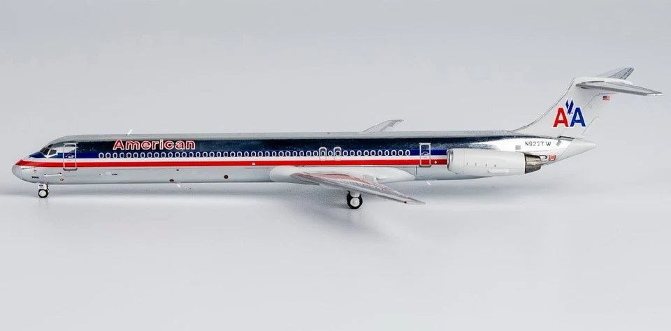 1:400 NG Models American Airlines McDonnell Douglas MD - 82 N923TW - Final Approach Collectibles