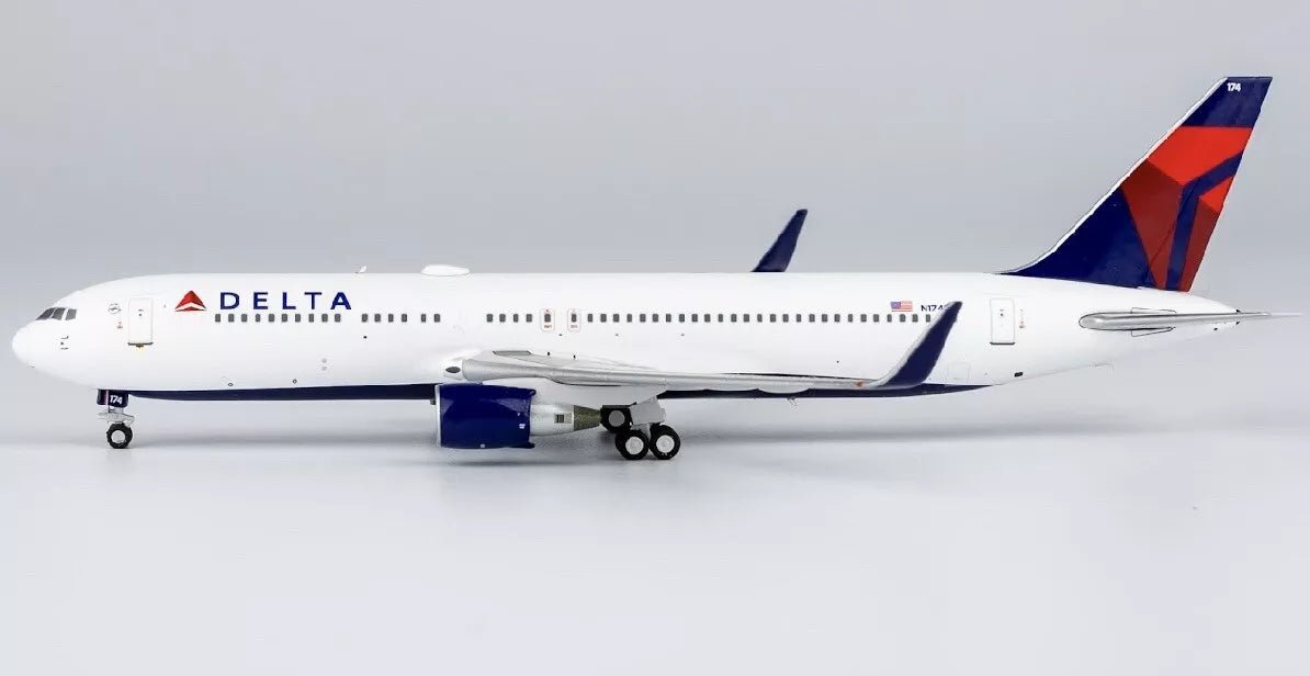 1:400 NG Models Delta Air Lines Boeing 767 - 300ER N174DN - Final Approach Collectibles