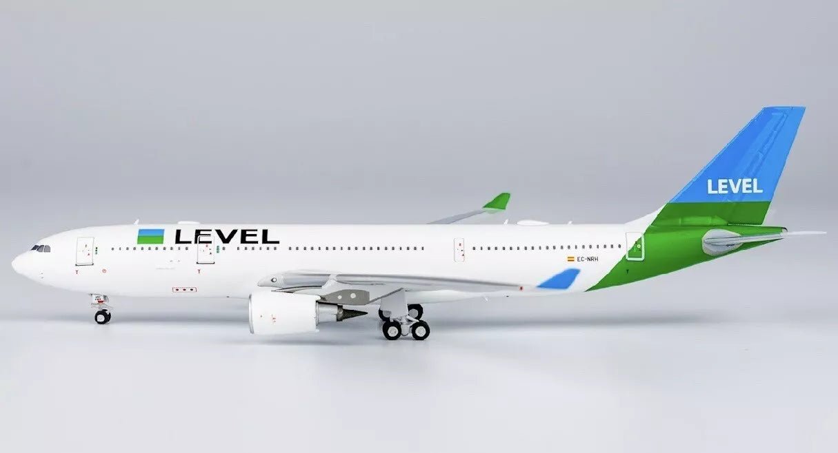 1:400 NG Models Level Airbus A330 - 200 EC - NRH - Final Approach Collectibles
