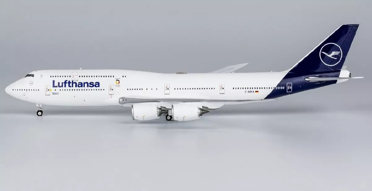 1:400 NG Models Lufthansa Boeing 747 - 8 D - ABYA New Livery Team Deutschland Livery - Final Approach Collectibles