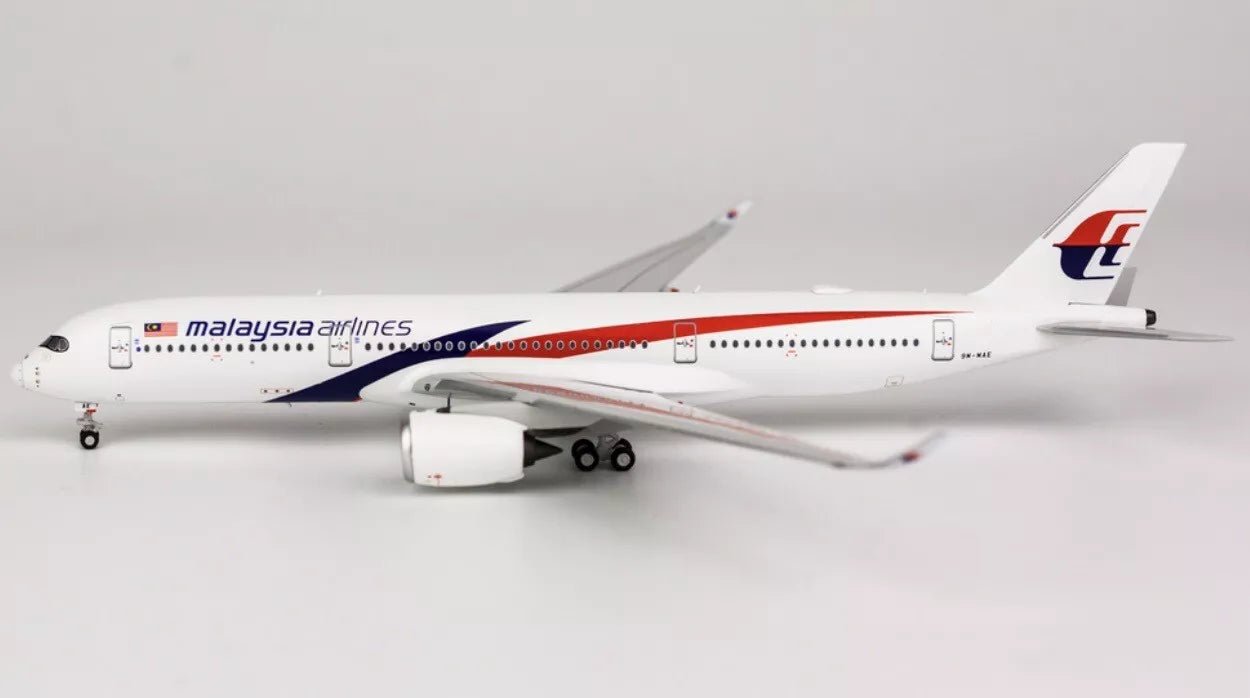 1:400 NG Models Malaysia Airlines Airbus A350 - 900 9M - MAE - Final Approach Collectibles