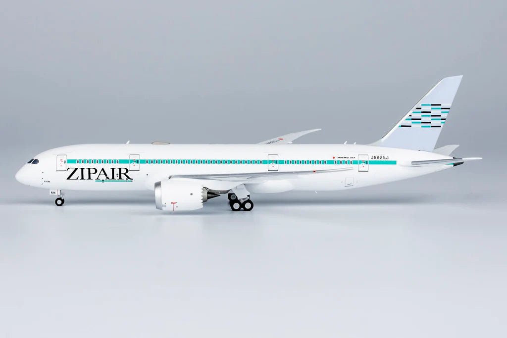 1:400 NG Models ZIPAIR Boeing 787 - 8 JA825J - Final Approach Collectibles