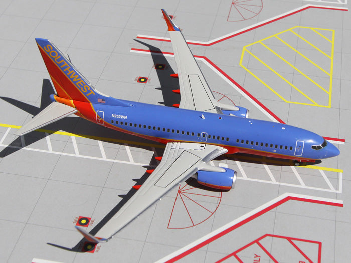 1:200 Gemini Jets Southwest Boeing 737-700 N252WN