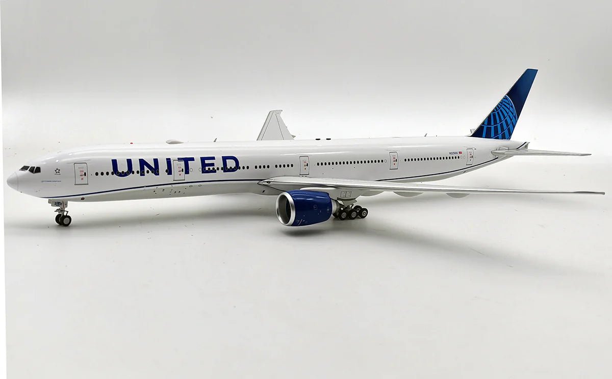 InFlight 200 United Airlines Boeing 777 - 322 ER N2250U - Final Approach Collectibles