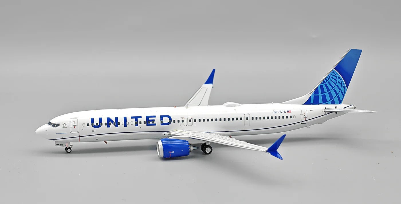 InFlight200 United Airlines Boeing 737 MAX 9 N77575 - Final Approach Collectibles