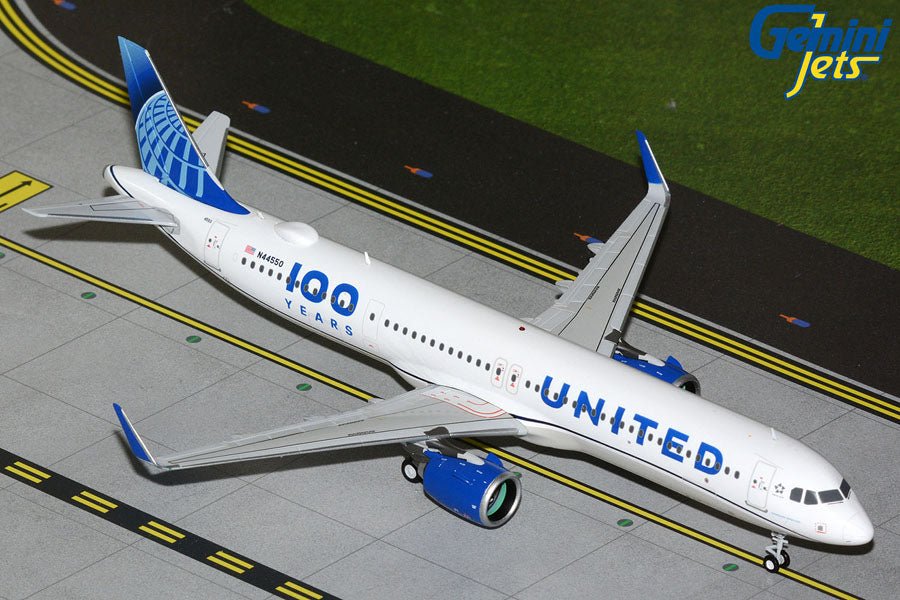 Pre-Order: 1:200 Gemini Jets United Airlines Airbus A321 NEO N44550 "100 Years" - Final Approach Collectibles