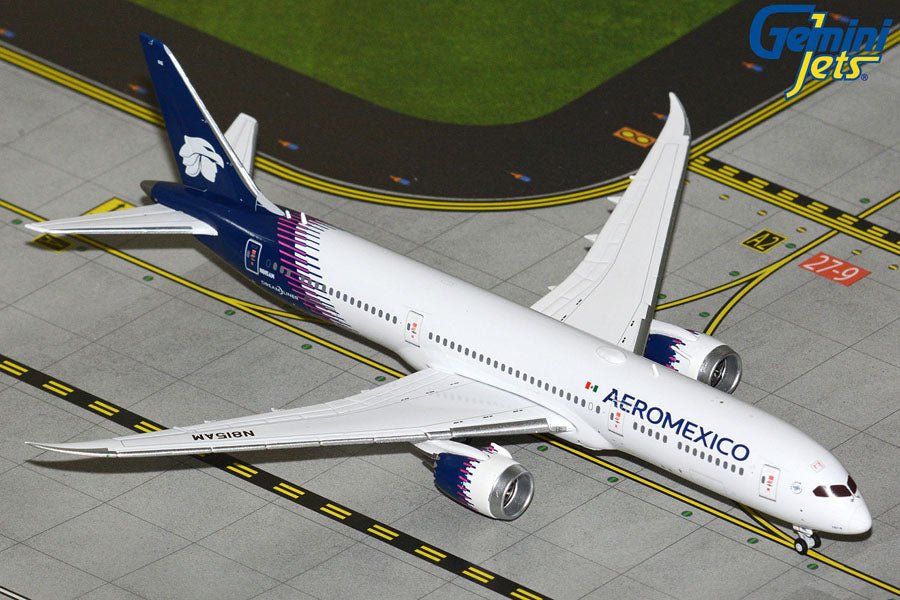 Pre Order: 1:400 Gemini Jets Aeromexico Boeing 787-9 N815AM - Final Approach Collectibles