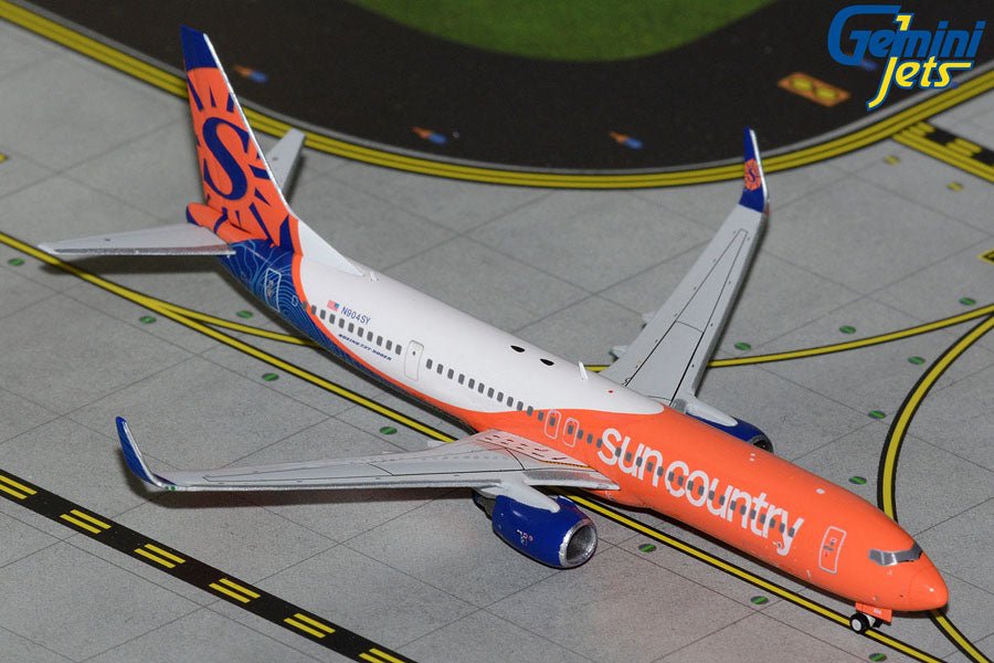 Pre-Order: 1:400 Gemini Jets Sun Country Airlines Boeing 737-900ER N904SY - Final Approach Collectibles
