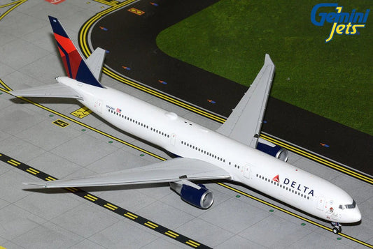 1:200 Gemini Jets Delta Air Lines Boeing 767-400 N842MH Vince Dooley Livery - Final Approach Collectibles