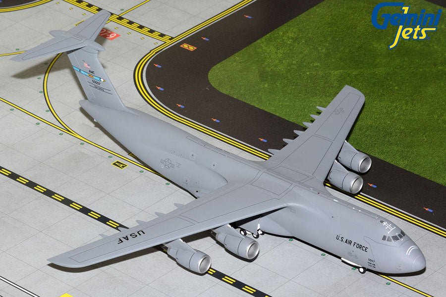 1:200 Gemini Jets Lockheed C-5M Super Galaxy Dover AFB - Final Approach Collectibles