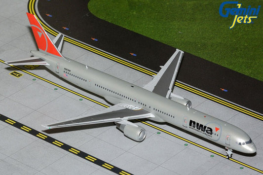 1:200 Gemini Jets Northwest Airlines Boeing 757 - 300 N587NW - Final Approach Collectibles