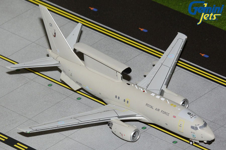 1:200 Gemini Jets Royal Air Force E - 7 Wedgetail AEW1 (B737 AEW1) WT001 - Final Approach Collectibles