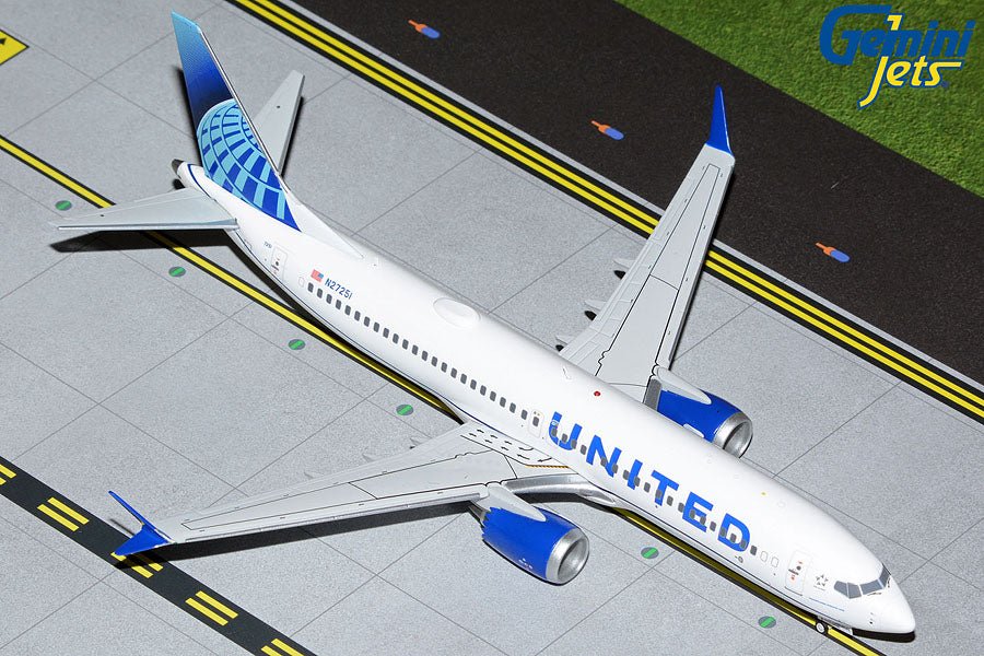 1:200 Gemini Jets United Airlines Boeing 737 MAX 8 N27251 - Final Approach Collectibles