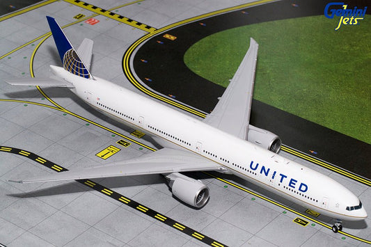 1:200 Gemini Jets United Airlines Boeing 777-300ER N2331U - Final Approach Collectibles
