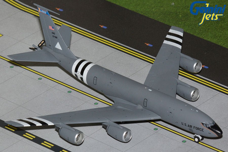 1:200 Gemini Jets United States Air Force KC - 135R 63 - 7981 (Illinois Air National Guard) - Final Approach Collectibles