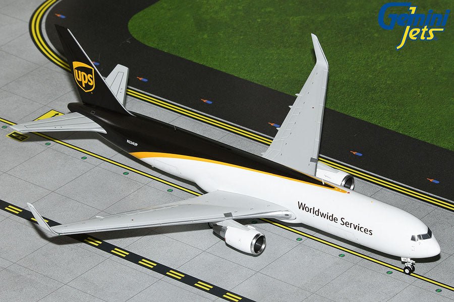 1:200 Gemini Jets UPS Boeing 767-300F N324UP - Final Approach Collectibles