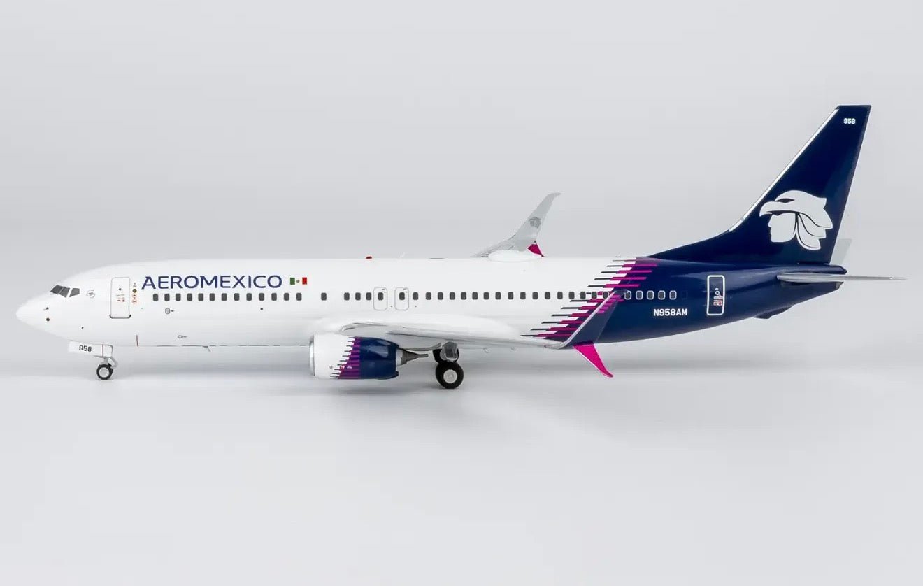 1:200 NG Models Aeromexico Boeing 737-800 N958AM - Final Approach Collectibles