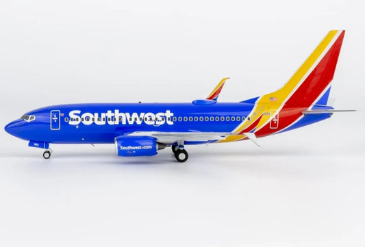 1:200 NG Models Southwest Airlines Boeing 737 - 700 N922WN - Final Approach Collectibles