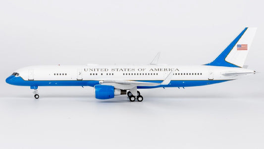 1:200 NG Models US Air Force C - 32A 19 - 0018 - Final Approach Collectibles