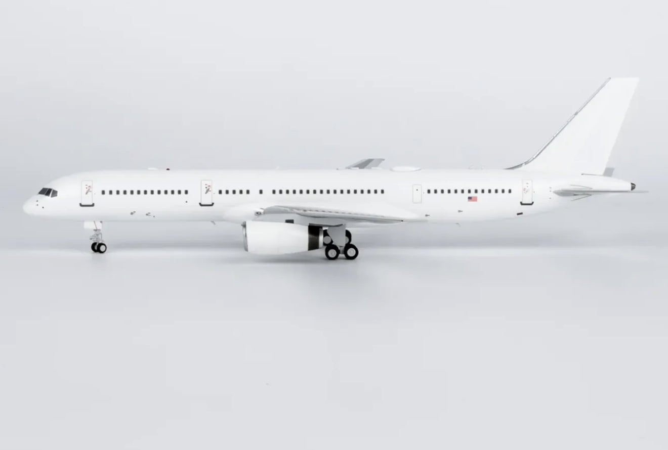 1:200 NG Models U.S. Air Force C - 32B Boeing 757 - 200 02 - 4452 - Final Approach Collectibles