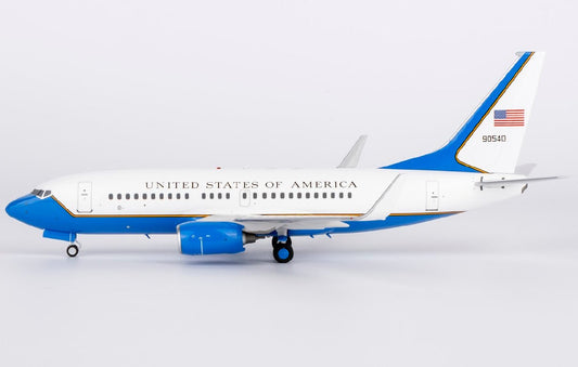 1:200 NG Models USAF C - 40C B737 - 700 BBJ 09 - 0540 - Final Approach Collectibles