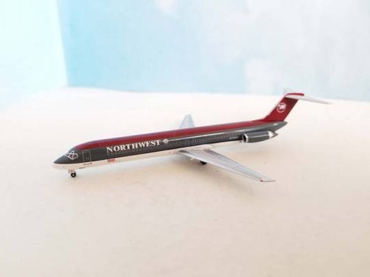 1:400 AeroClassics Northwest Airlines Douglas DC-9-51 N775NC - Final Approach Collectibles