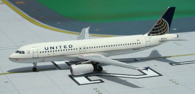 1:400 AeroClassics United Airlines Airbus A320 N458UA - Final Approach Collectibles